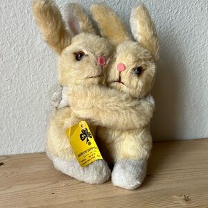 Vintage hugging bunnies